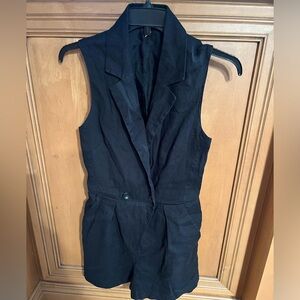Romper Black Size 4 BCB Generation cutout back buttons front zips at shorts